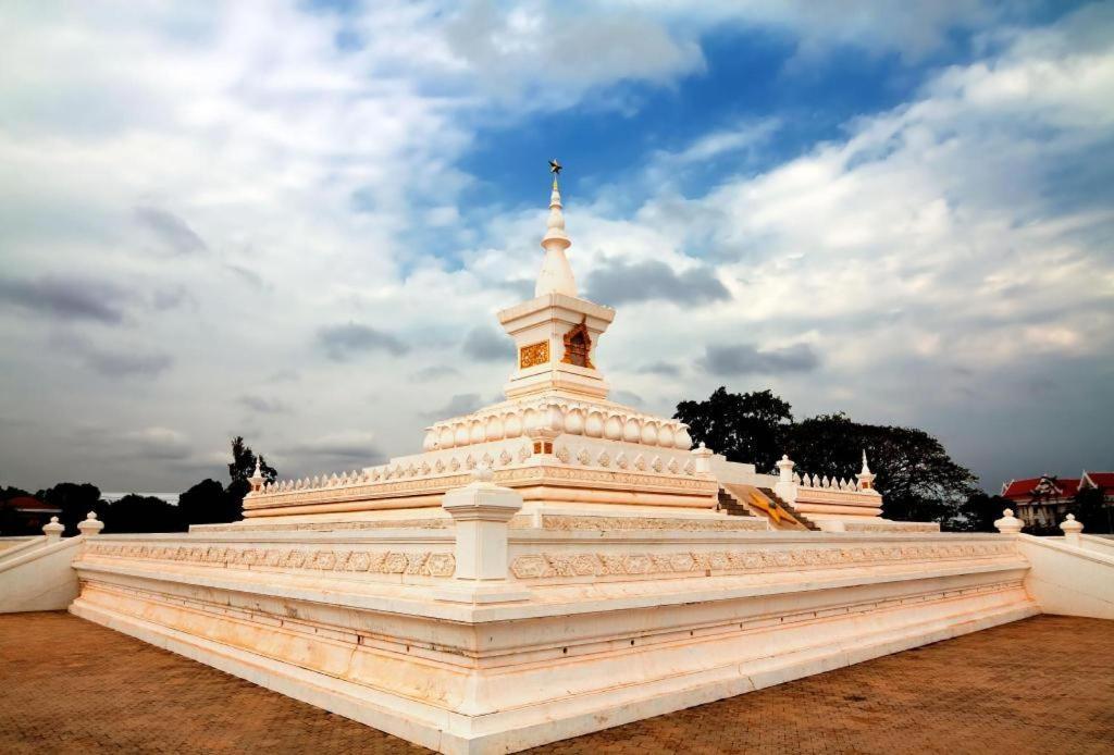 Готель Continental Plaza Vientiane Ban Nongdouang Екстер'єр фото